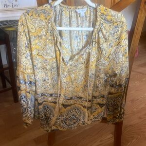 Woman’s top size large
